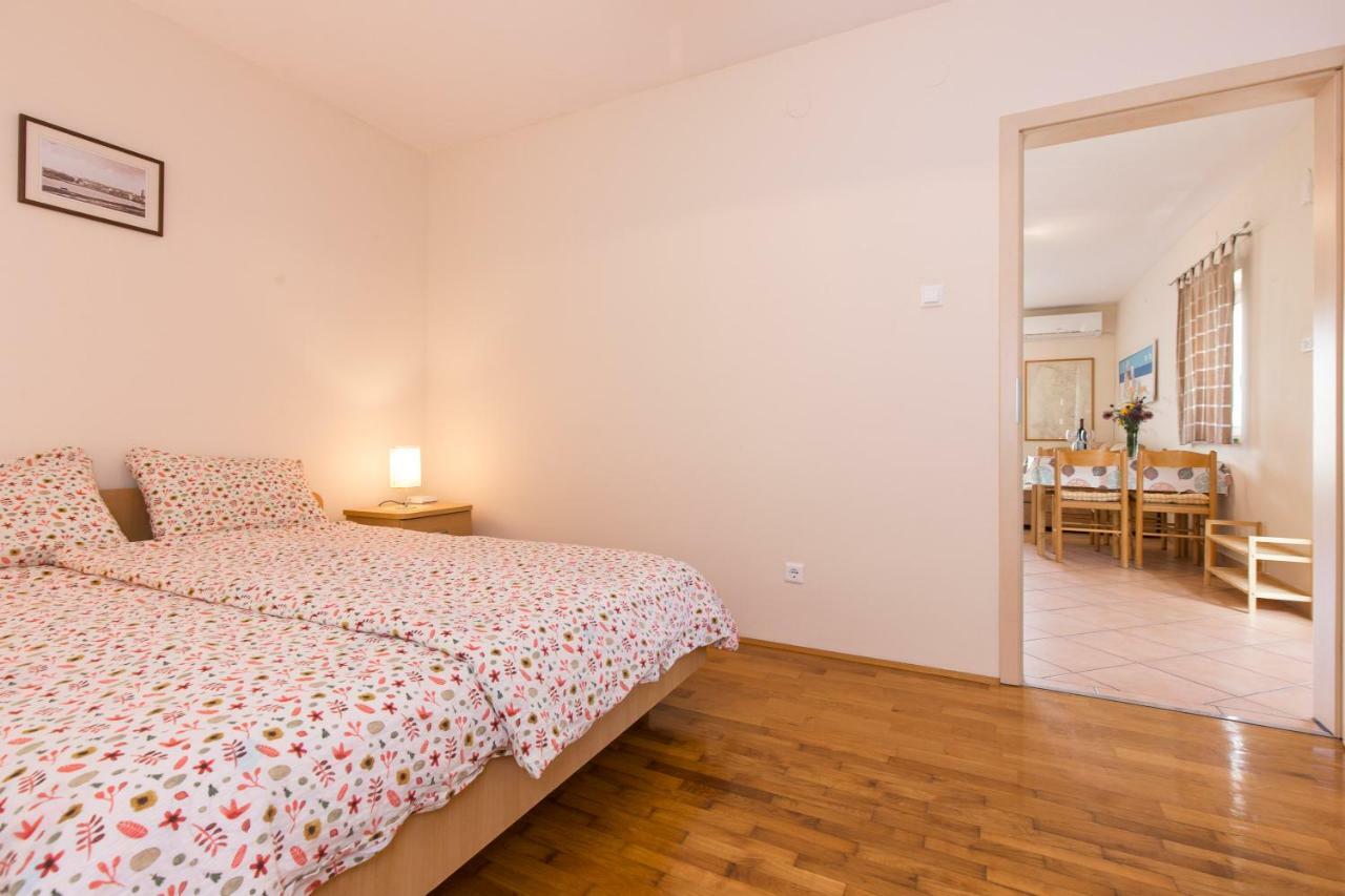 Apartments Marta Krk Town Exterior photo