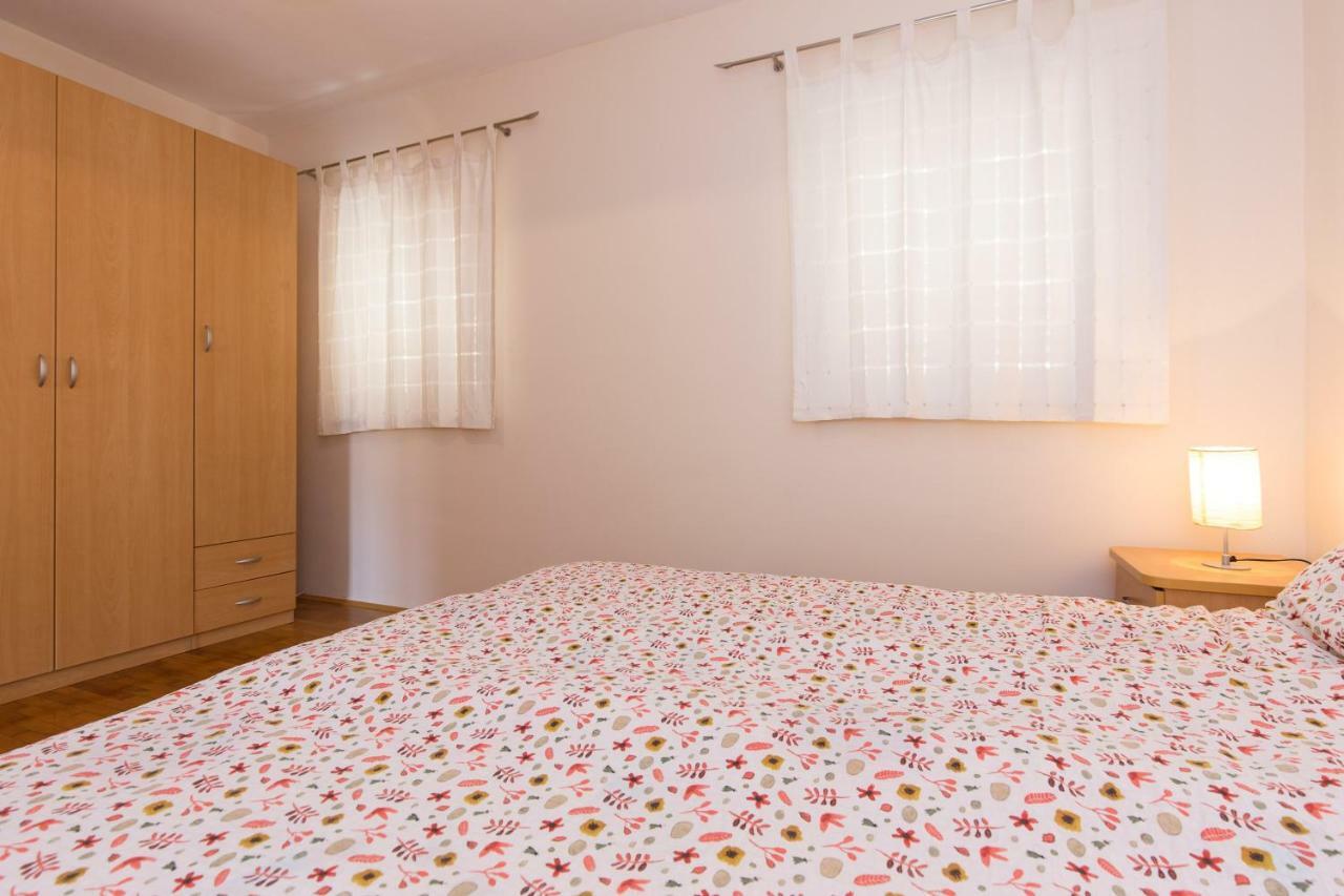 Apartments Marta Krk Town Exterior photo